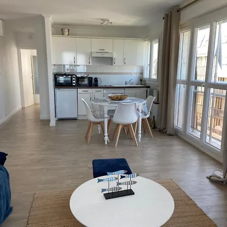 Apartment Belle Vue Mer - Sur Mer *